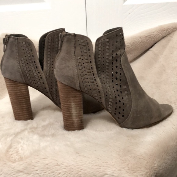 Carlos Women’s Libbie Booties with 4” Covered Heel, Size 8 in Doe - Picture 2 of 7